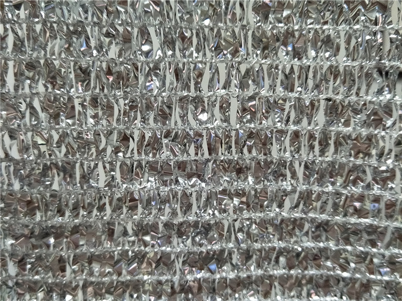 Μαύρο και άσπρο Δίχτυ σκίασης από φύλλο αλουμινίου που αντανακλάται στον ήλιο